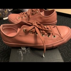 Women’s size 8 leather Desert Sand light gold